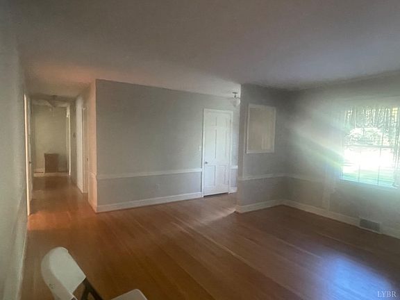 4th image of 284 Greenwell Ct