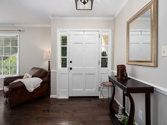 2nd image of 3217 Wisteria Dr