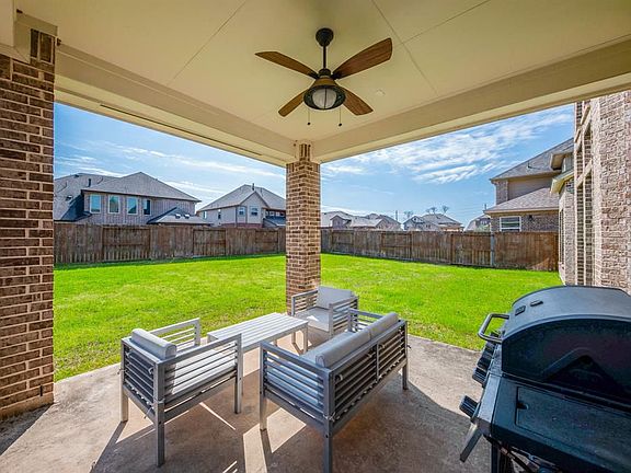 3rd image of 10010 Cypress Path