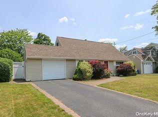 5 Fieldstone Dr, Syosset, NY 11791