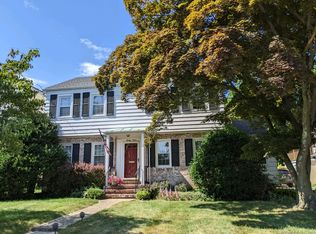 27 Hackett Cir N, Stamford, CT 06906