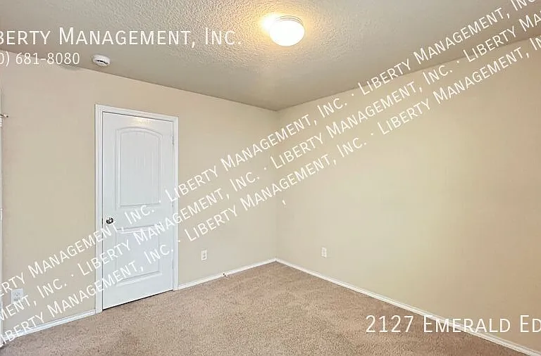 2127 Emerald Edge — Photo 22