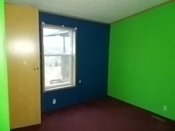 3rd image of 9025 East Pike
