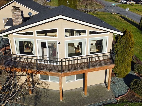 Gorgeous Chalet Style home overlooking the river.