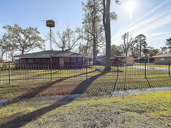 2nd image of 2814 Balmorhea Ave