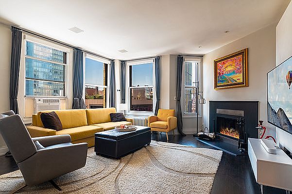 1st image of 425 Park Ave S Unit 20