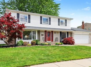 37658 Ladywood St, Livonia, MI 48154