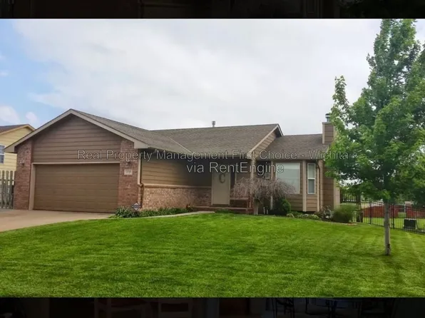 1727 N Country Walk Ln, Mulvane, KS 67110