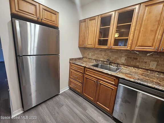 5th image of 913 S Colonial Ct APT A