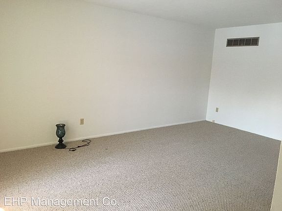 3rd image of 10166 Buffton Dr
