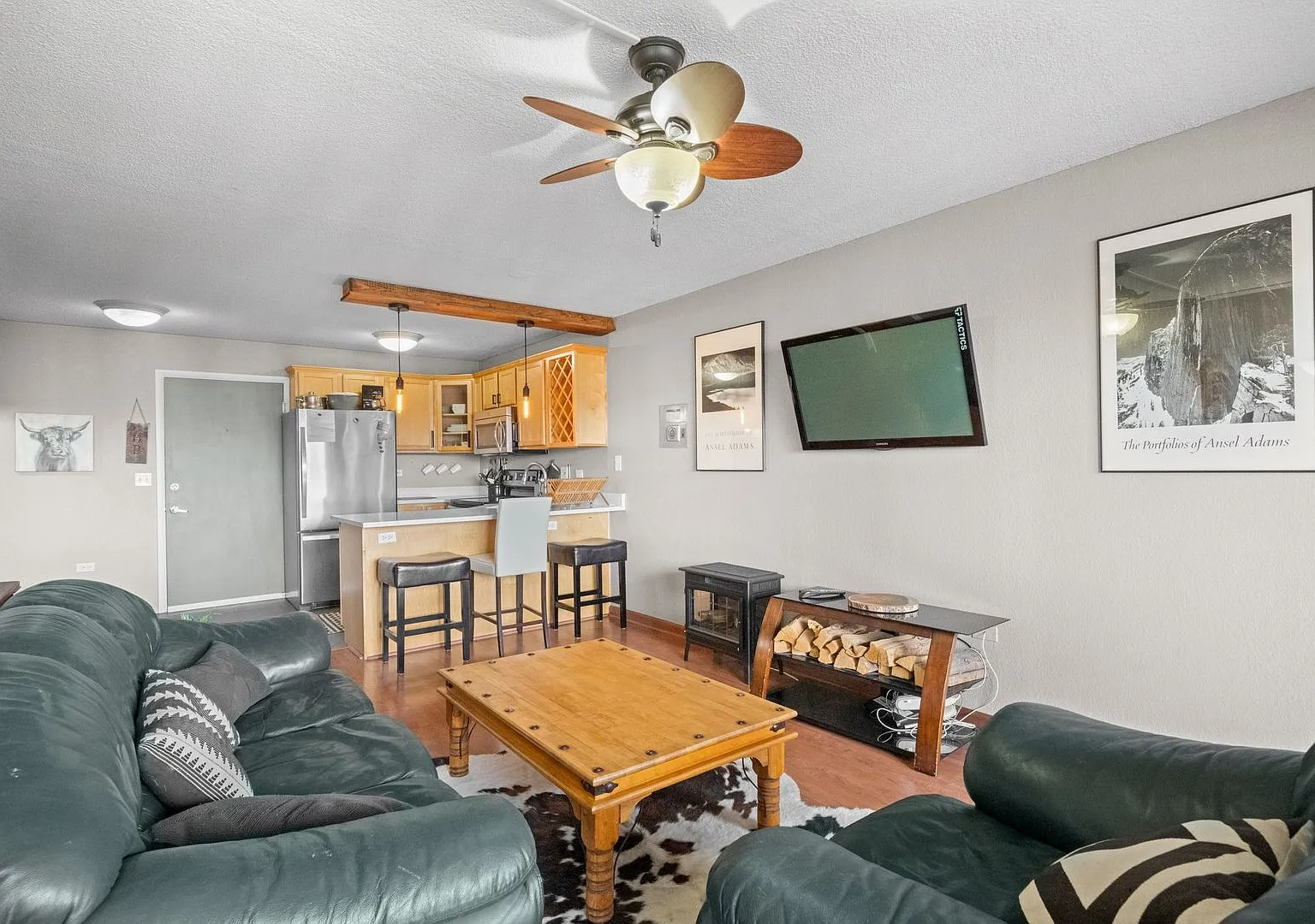1BR/1Bath with Stunning City and Mountain Views 11th floor Condo in Gov Park — Photo 3