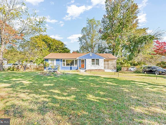 4th image of 46068 E Sunrise Dr