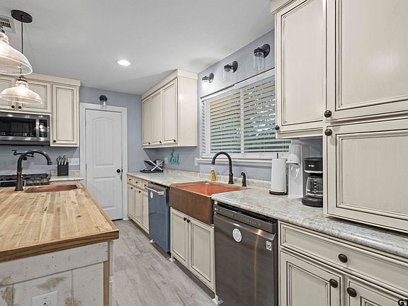 5th image of 446 Pinemont Dr