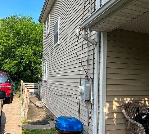 2nd image of 17 Maria St