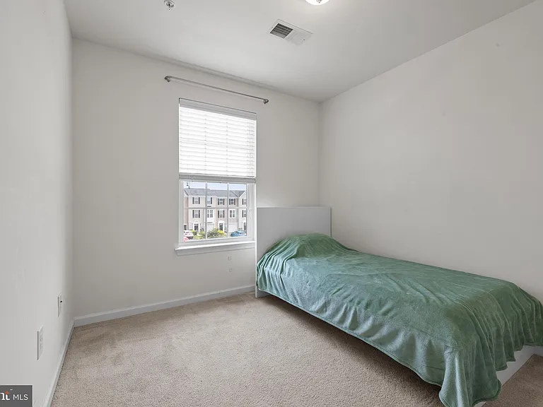 110 Topaz Dr — Photo 30
