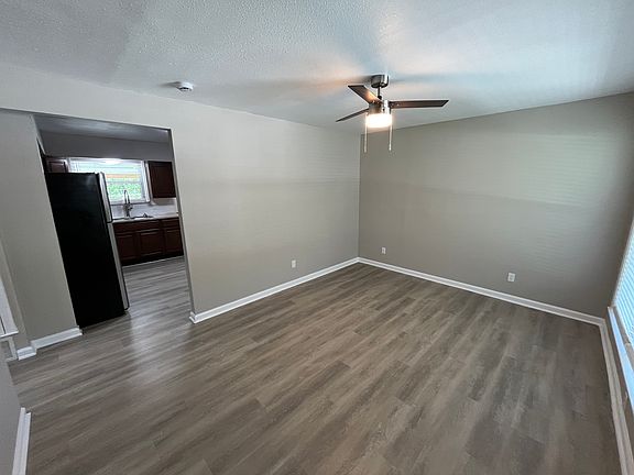 5th image of 3435 Caracas Dr