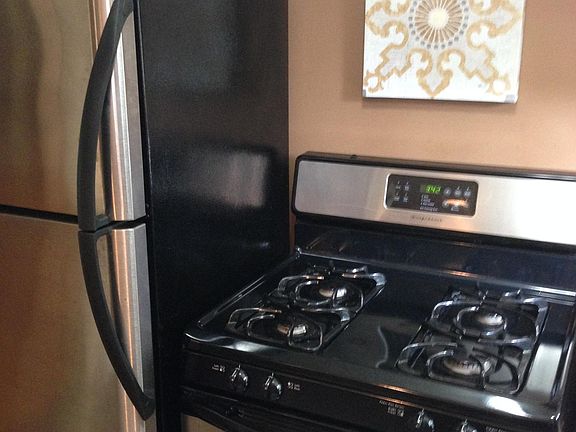 5th image of 25863 Woodward Ave APT 102