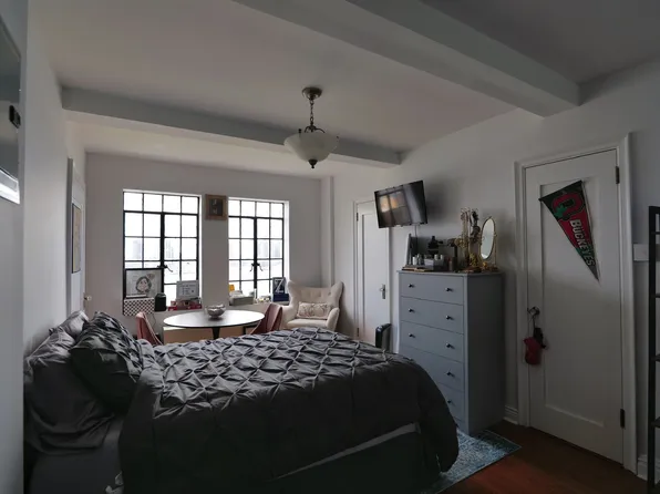 5 Tudor City Place image 2 of 14