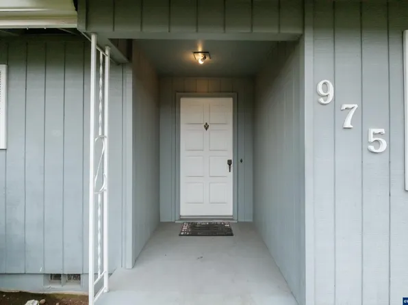 975 W Kathy St, Stayton, OR 97383