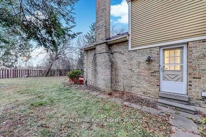 23 Longbow Sq — Photo 22