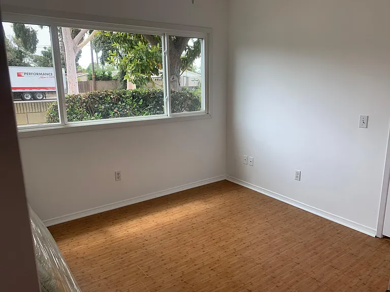 2401 Heather Ave — Photo 5