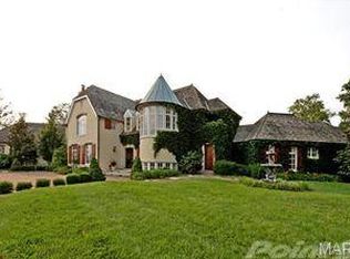 531 Hawk Point Dr, Saint Albans, MO 63073