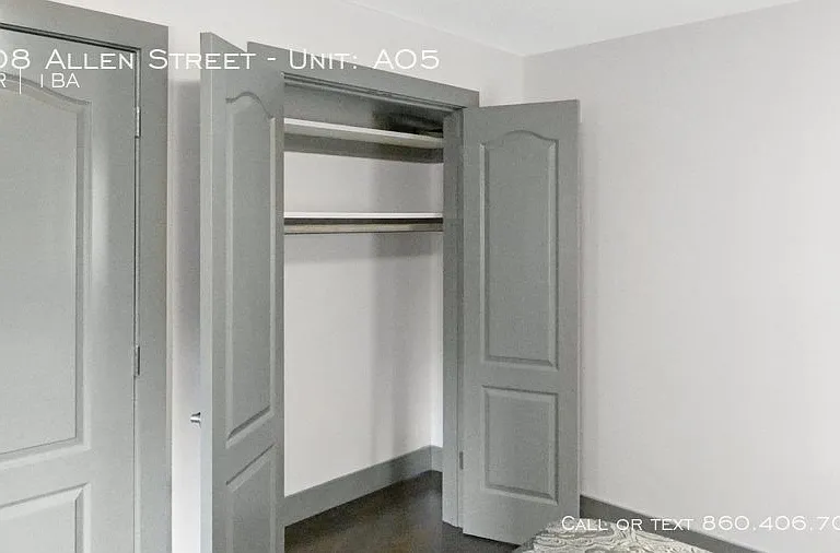 608 Allen St — Photo 15