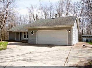 5155 Bittersweet Ln, Oshkosh, WI 54901