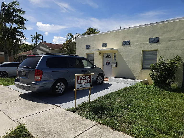 1639 Hayes St — Photo 3