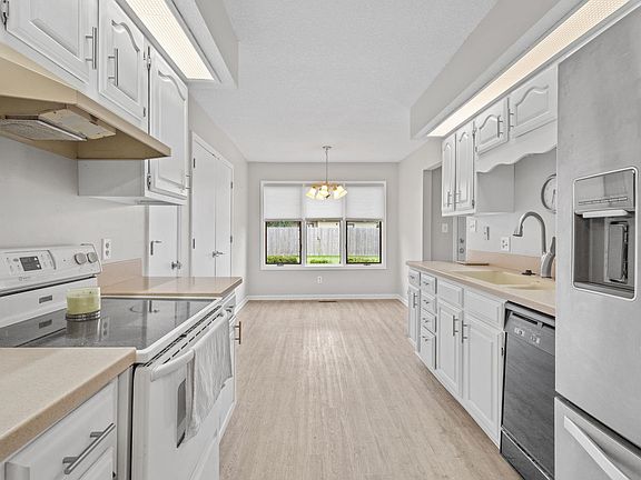 3rd image of 4007 Willshire Estates Dr