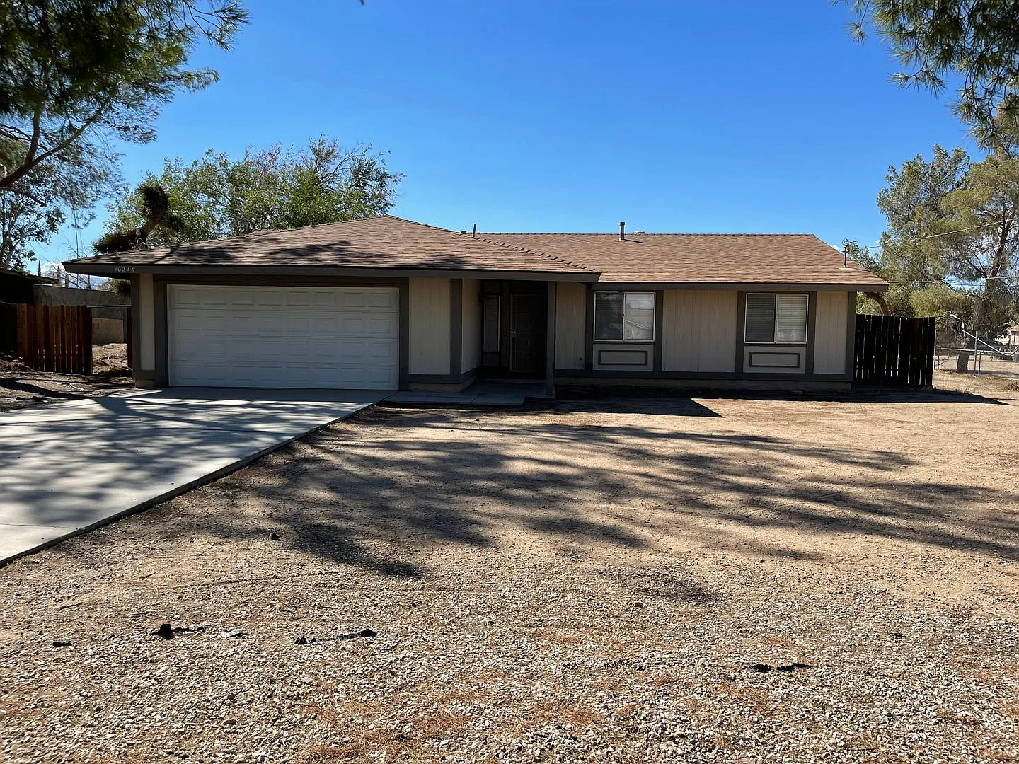 Hesperia-Refurbished- 3 Bedrooms, 2 Bathrooms + Den or Office, Large Property — Photo 1