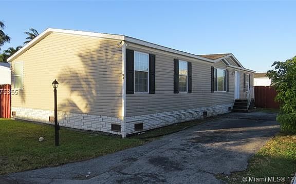 2nd image of 220 NE 12th Ave Lot 94