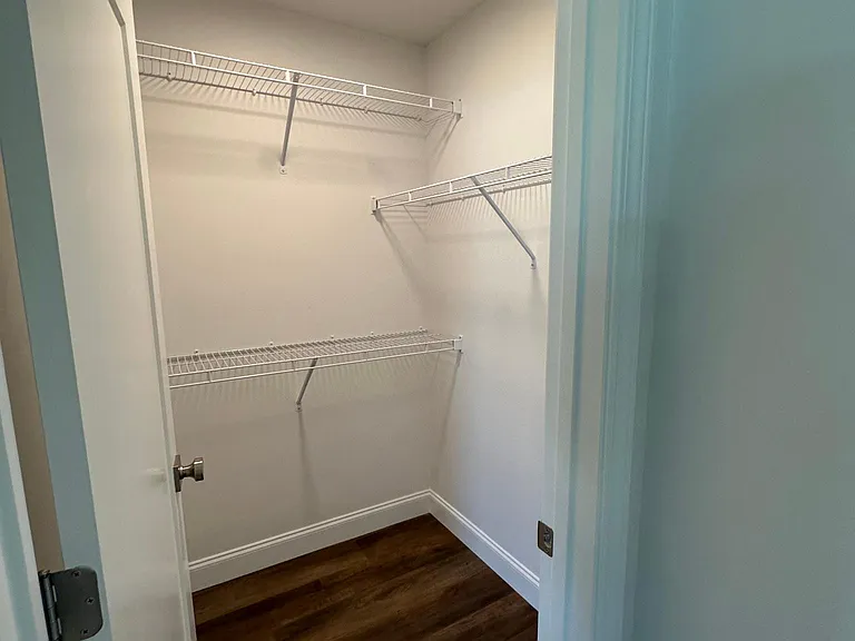 104 Lakeside Dr — Photo 12
