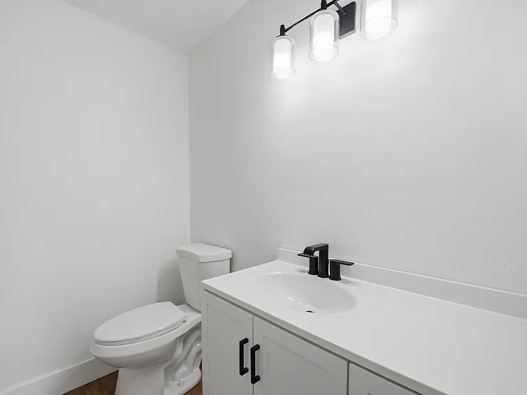7318 NW 75th St — Photo 23