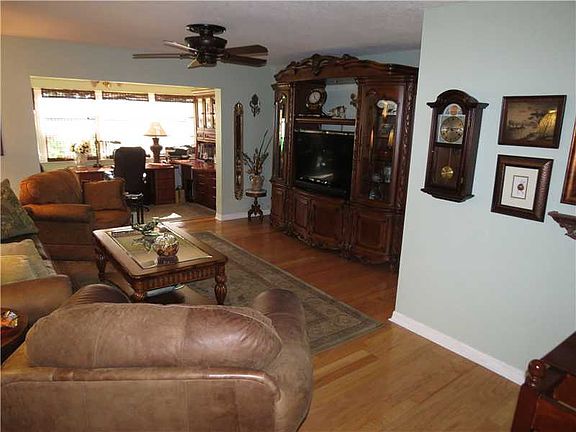 3rd image of 630 Palmer Dr