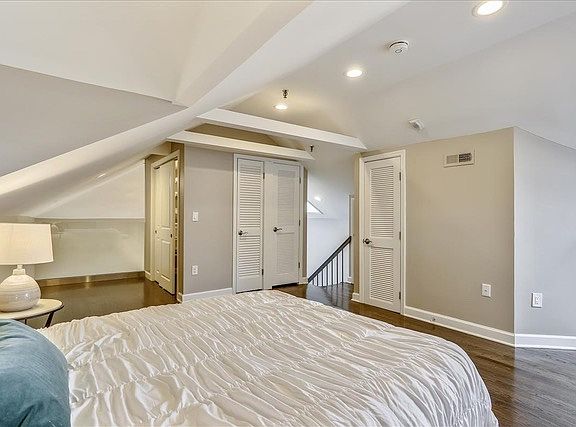 4th image of 1700 19th St NW APT 4W