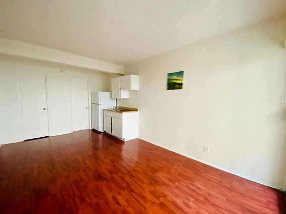 3rd image of 12767 Caswell Ave