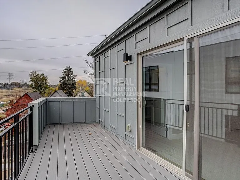 1227 N Perry St — Photo 29