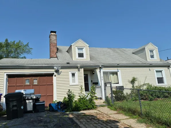 90 Bessemer St, Springfield, MA 01104