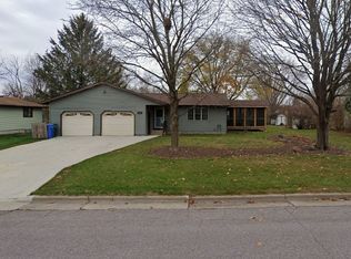 1211 10th St, Baraboo, WI 53913