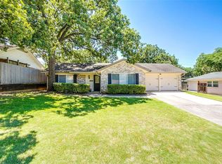 1817 Mary Dr, Euless, TX 76040