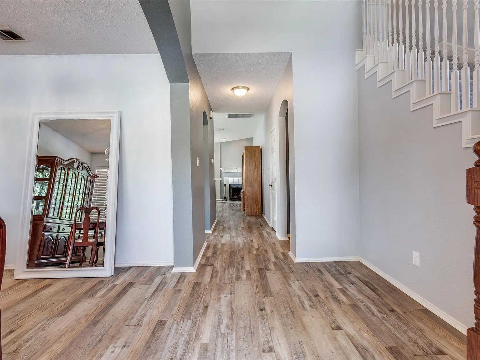 4 bed, 2748 sqft, $2,800 — Photo 4