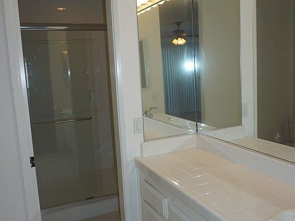5th image of 22 Gretel Ct