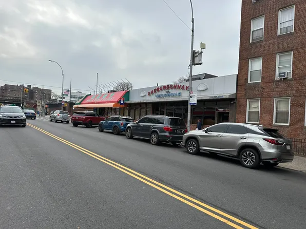 64-47 Austin Street image 4 of 21