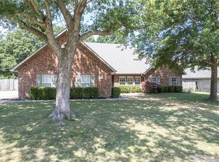 1763 N Hartford Dr, Fayetteville, AR 72701