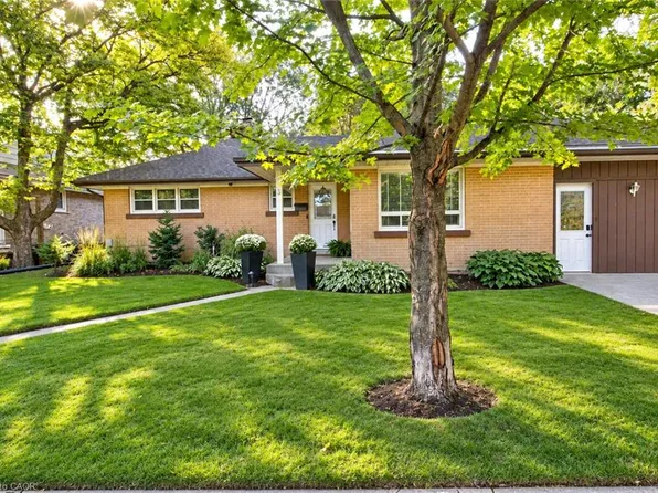 3 Oakwood Ave, Kitchener, ON N2H 6G7