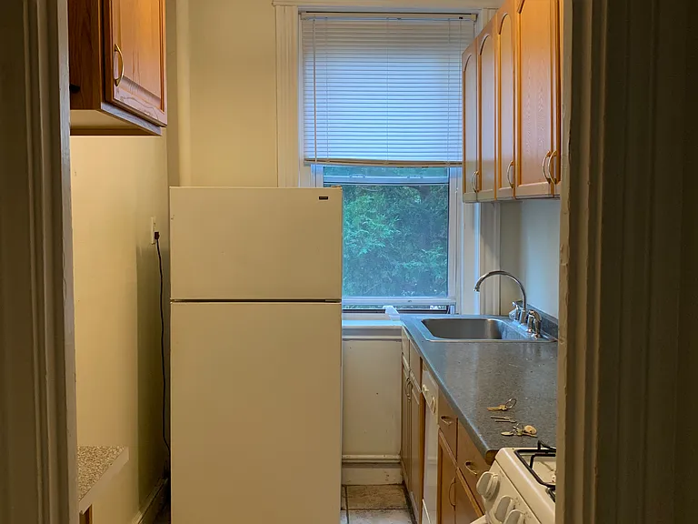 352 Riverway #4A — Photo 3