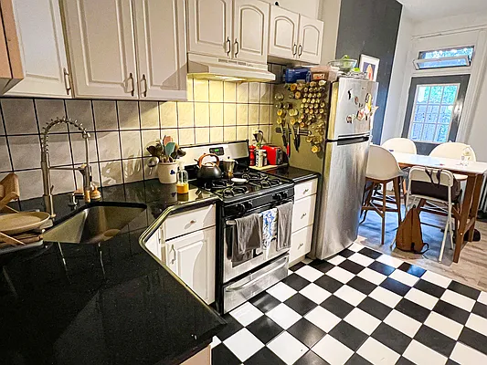 Rented by Sidewalk Realty LLC | media 13