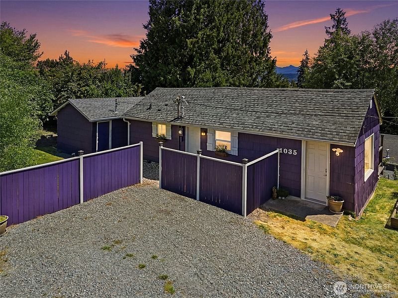 2nd image of 1035 Temple Drive