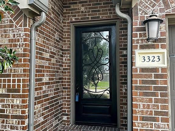 2nd image of 3323 Chandler Hollow Ln